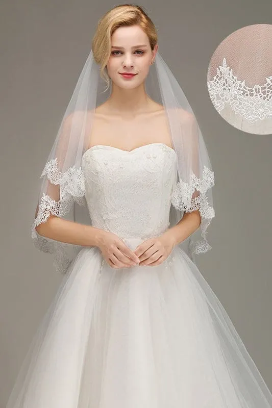 1.5M Lace Edge Short Comb Two Layers Wedding Veils | Bridelily